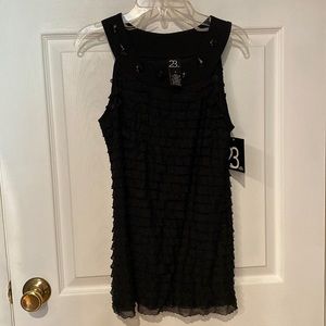 NWT- 23rdSt. Adorable top